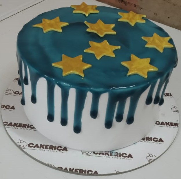 Baby Star and Clouds on Ombre Cake